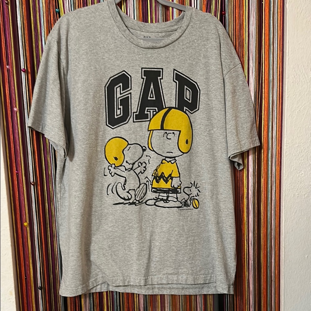 GAP Gray Snoopy Graphic T-Shirt